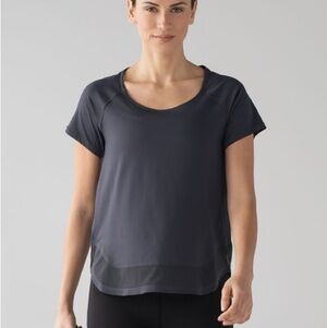Womens Lululemon Smooth Stride Short Sleeve size 6